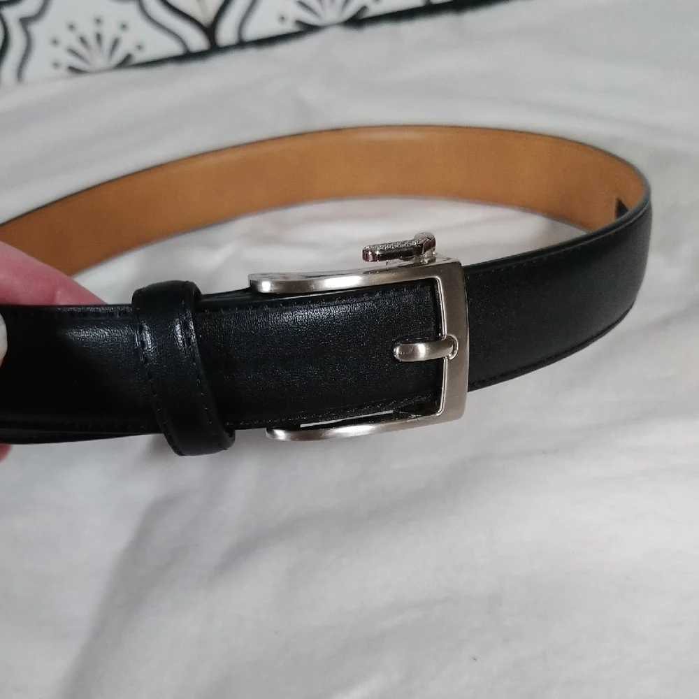 Chaps Boy's Black Leather Ratchet Belt With Silver Buckle Size M 26-28 Like New